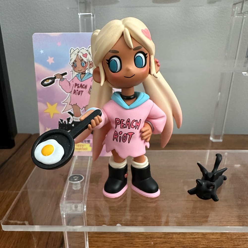 Peach Riot Figure Poppy